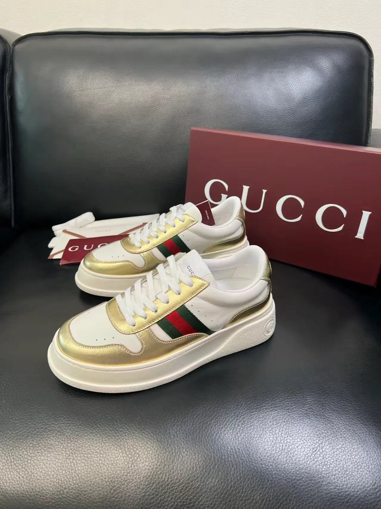 P420 new men's shoes GUCCI [Lightning] latest shoes are shipped. Original quality, fashionable and trendy, using special materials and brand new packaging. The foot feels super comfortable and the workmanship is impeccable. Size: 38-45